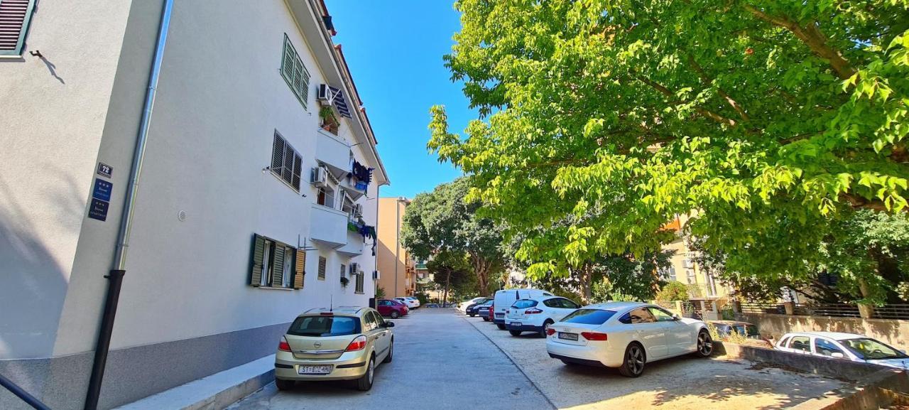 Attic Split Apartment Near City Centre Exterior photo